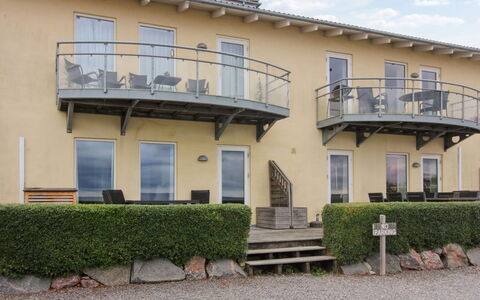 Caisa - 75M from the Sea: Meubilair, Interieur Ontwerp, Stoel, Flooring, Tafel, Toevlucht, Verdieping, Plafond, Kamer, Eco Hotel