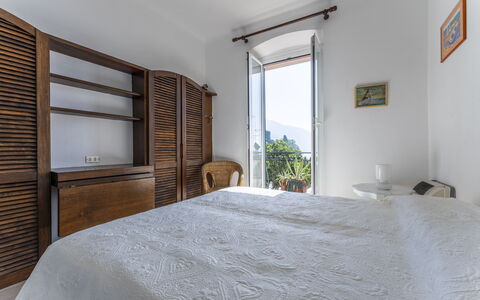 A Due Passi da Camogli, Seaview with Terrace, Wifi: Eigendom, Meubilair, Comfort, Venster, Hout, Bed, Schaduw, Verdieping, Gebouw