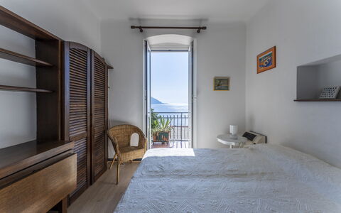 A Due Passi da Camogli, Seaview with Terrace, Wifi: Eigendom, Gebouw, Azure, Hout, Comfort, Woonkamer, Schaduw, Architectuur, Kamerplant
