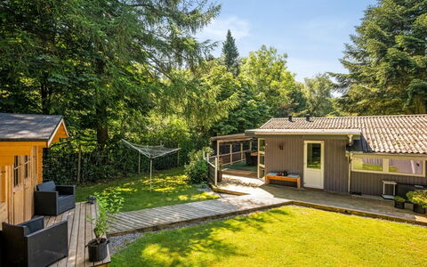 Meo - 30Km from the Sea: Dak, Huis, Huis, Verblijf, Deur, Siding, Dek, Veranda, Plank, Hardwood