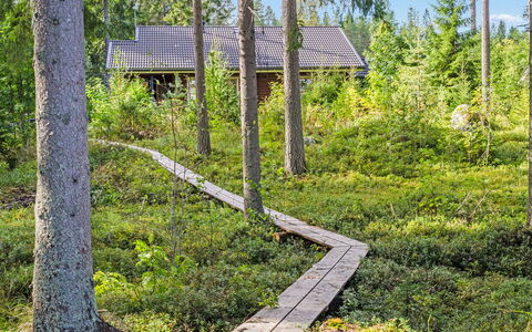 Villa Usva: Bed, Meubilair, Slaapkamer, Interieur Ontwerp, Bedding, Laken, Flooring, Hout, Verdieping, Kamer