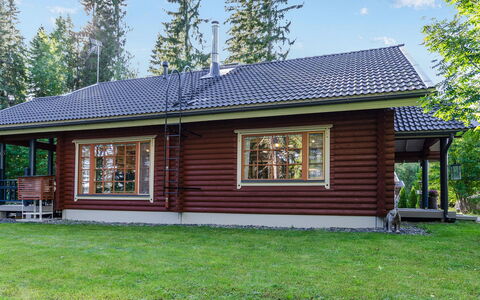 Villa Usva: Bed, Meubilair, Slaapkamer, Interieur Ontwerp, Bedding, Laken, Flooring, Hout, Verdieping, Kamer