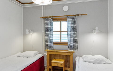 Kulta-Käkönen 3 by Bomba: Bed, Meubilair, Slaapkamer, Interieur Ontwerp, Bedding, Laken, Flooring, Hout, Verdieping, Kamer