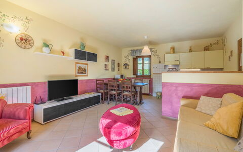 La Vecchia Fornace La Piastra Apartments - Abetone: Meubilair, Fotolijst, Bankstel, Purper, Interieur Ontwerp, Woonkamer, Roze, Flooring, Verdieping, Decoratie