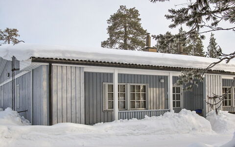 Saariseläntie 8 e 2 Äijälä: Hout, Sneeuw, Winter, Verblijf, Freezing, Huis, Blokhut, Lariks, Siding