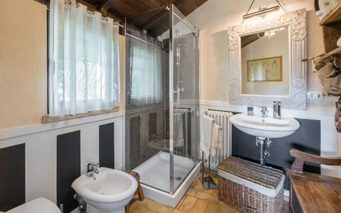 Casale Delle Papere, Pool, Romantic Holiday In Nep: Spiegel, Kraan, Loodgieterswerkinrichting, Wastafel, Eigendom, Bad, Badkamer, Wastafel In De Badkamer, Purper, Interieur Ontwerp