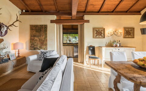 Casale Delle Papere, Pool, Romantic Holiday In Nep: Meubilair, Tafel, Hout, Fotolijst, Interieur Ontwerp, Verlichting, Woonkamer, Verdieping, Flooring, Hardwood
