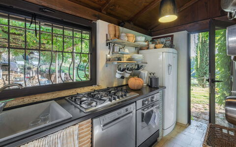Casale Delle Papere, Pool, Romantic Holiday In Nep: Countertop, Cabinetry, Venster, Toestel Van De Keuken, Keuken, Gebouw, Fabriek, Huishoudapparatuur, Hout, Fornuis