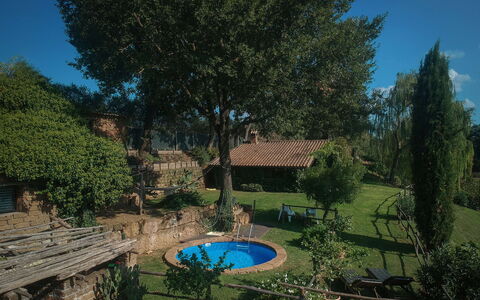 Casale Delle Papere, Pool, Romantic Holiday In Nep: Fabriek, Water, Plantengemeenschap, Lucht, Zwembad, Boom, Natuurlijk Landschap, Vegetation, Land Lot, Gras