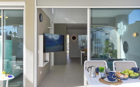Velsuites 4: Gebouw, Meubilair, Azure, Venster, Deur, Interieur Ontwerp, Woonkamer, Fabriek, Verdieping, Flooring