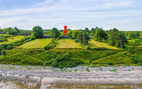 Eyer - 20M from the Sea: Zwembad, Buitenmeubels, Meubilair, Toevlucht, Flagstone, Eco Hotel, Schaduw, Stoel, Vrije Tijd, Landgoed