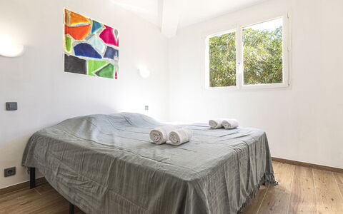 Villa Romana: Meubilair, Interieur Ontwerp, Verdieping, Flooring, Bed, Slaapkamer, Hout, Houten Vloer, Plafond, Kamer