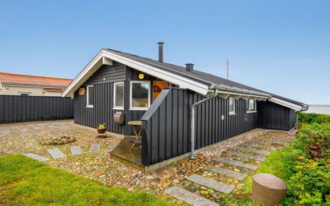 Holmwith - 50M from the Sea: Plafond, Flooring, Interieur Ontwerp, Verdieping, Samengesteld Materiaal, Meubilair, Toevlucht, Hotel, Ontwerp, Daylighting