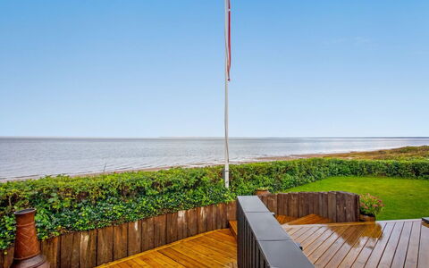 Holmwith - 50M from the Sea: Plafond, Flooring, Interieur Ontwerp, Verdieping, Samengesteld Materiaal, Meubilair, Toevlucht, Hotel, Ontwerp, Daylighting