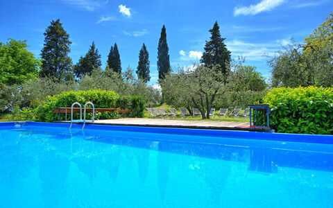 Maggiano: Water, Lucht, Fabriek, Wolk, Zwembad, Blauw, Azure, Boom, Natuurlijk Landschap