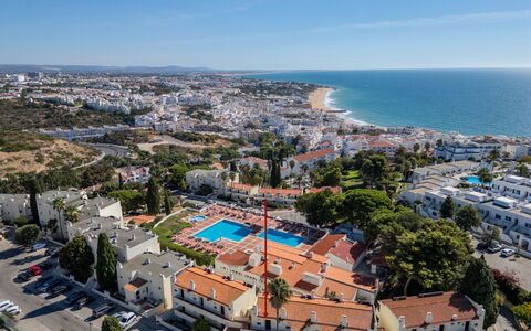 La Perle D'Albufeira: Zwembad, Toevlucht, Badplaats, Hotel, Badplaats, Eco Hotel, Villa, Thermae, Recreatiecentrum
