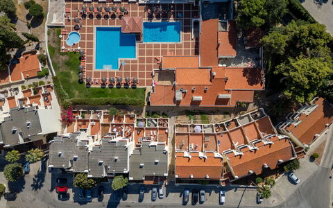 La Perle D'Albufeira: Zwembad, Toevlucht, Stedelijk Ontwerp, Buitenmeubels, Vrije Tijd, Eco Hotel, Badplaats, Hotel, Thermae, Schaduw