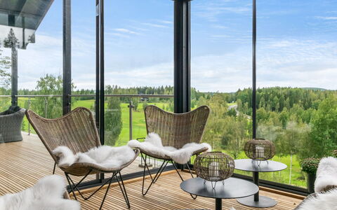 Villa Hill Magia: Meubilair, Interieur Ontwerp, Flooring, Verdieping, Tafel, Plafond, Keuken En Eettafel, Verlichting, Stoel, Huis