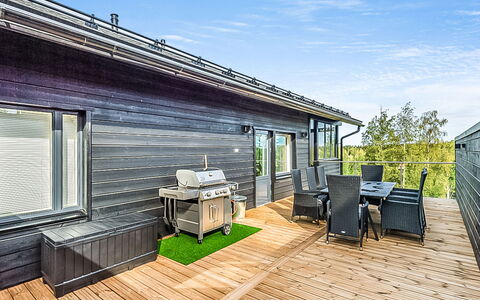 Villa Hill Magia: Meubilair, Interieur Ontwerp, Flooring, Verdieping, Tafel, Plafond, Keuken En Eettafel, Verlichting, Stoel, Huis