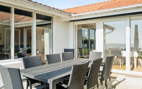 Annesette - 300M from the Sea: Meubilair, Interieur Ontwerp, Flooring, Hout, Verdieping, Plafond, Houten Vloer, Stoel, Tafel, Verlichting