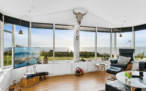 Annesette - 300M from the Sea: Meubilair, Interieur Ontwerp, Flooring, Hout, Verdieping, Plafond, Houten Vloer, Stoel, Tafel, Verlichting