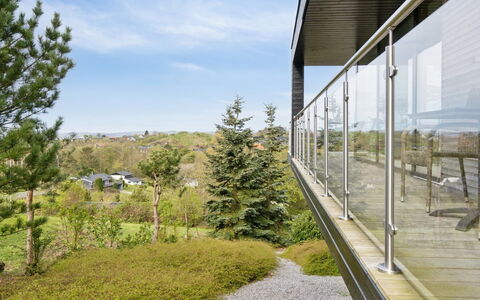 Iarund - 600M from the Sea: Bergachtig Landvormen, Berg, Heuvel, Bergketen, Heuvel Station, Menselijke Nederzetting, Stedelijk Ontwerp, Alpen, Vallei, Top