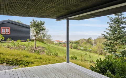 Iarund - 600M from the Sea: Bergachtig Landvormen, Berg, Heuvel, Bergketen, Heuvel Station, Menselijke Nederzetting, Stedelijk Ontwerp, Alpen, Vallei, Top