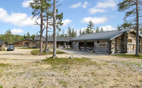Saariselän Waskooli a: Hout, Verblijf, Blokhut, Woud, Schuur, Garden Gebouwen, Lariks, Bos, Beits