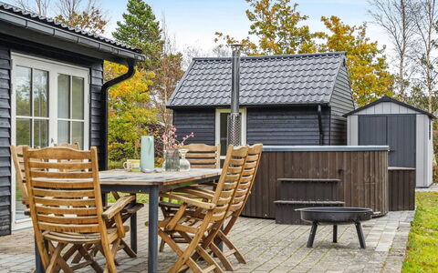 Elizabeta - 175M from the Sea: Thatching, Verblijf, Huis, Dak, Huis, Boerderij, Hut, Landgoed, Dorp