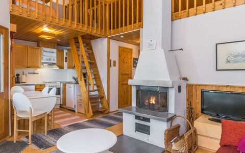 Siulapalkinen B 10: Hout, Plafond, Interieur Ontwerp, Flooring, Verdieping, Meubilair, Kamer, Hardwood, Appartement, Beits