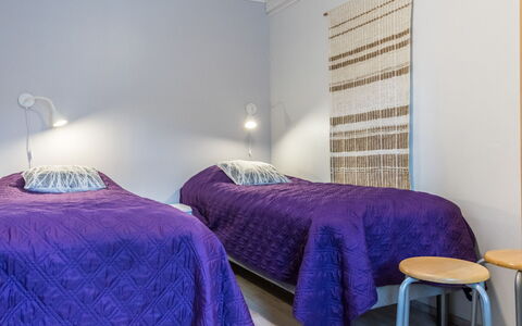 Saarihely B 9: Interieur Ontwerp, Verdieping, Hout, Plafond, Flooring, Slaapkamer, Laken, Verlichting, Bed, Kamer