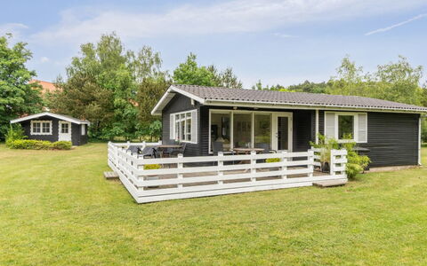 Ristana - 200M from the Sea: Dak, Huis, Deur, Verblijf, Schaduw, Siding, Werf, Landgoed, Backyard