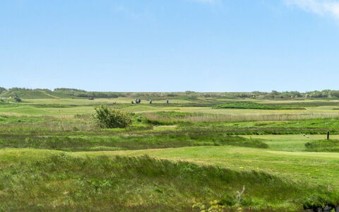 Ilka - 2.3Km from the Sea: Dak, Huis, Huis, Verblijf, Deur, Siding, Dek, Veranda, Plank, Hardwood