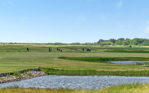 Ilka - 2.3Km from the Sea: Dak, Huis, Huis, Verblijf, Deur, Siding, Dek, Veranda, Plank, Hardwood