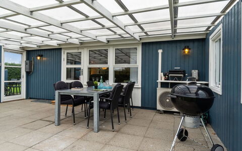Kjera - 450M from the Sea: Meubilair, Interieur Ontwerp, Flooring, Hout, Verdieping, Plafond, Houten Vloer, Stoel, Tafel, Verlichting