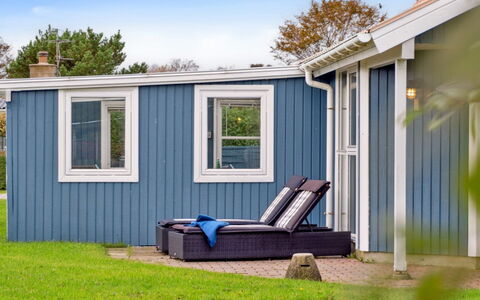 Kjera - 450M from the Sea: Meubilair, Interieur Ontwerp, Flooring, Hout, Verdieping, Plafond, Houten Vloer, Stoel, Tafel, Verlichting