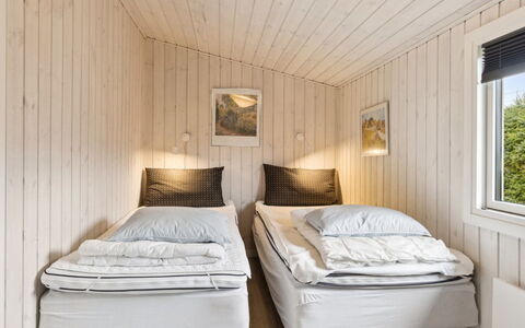 Kjera - 450M from the Sea: Meubilair, Interieur Ontwerp, Flooring, Hout, Verdieping, Plafond, Houten Vloer, Stoel, Tafel, Verlichting