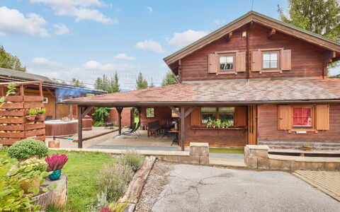 Pod Liščím Kopcem 4+4: Gebouw, Hout, Dak, Huis, Huis, Verblijf, Struik, Deur, Tuin
