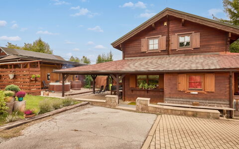Pod Liščím Kopcem 4+4: Gebouw, Hout, Dak, Huis, Huis, Verblijf, Woongebied, Deur, Siding, Landgoed