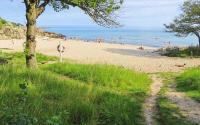 Eleana - 300M from the Sea