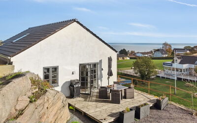 Eleana - 300M from the Sea