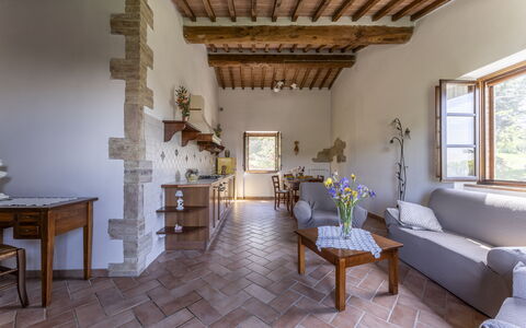 Podere Marcigliana - Radicondoli: Tafel, Meubilair, Venster, Fotolijst, Gebouw, Fabriek, Kamerplant, Bankstel, Hout, Interieur Ontwerp