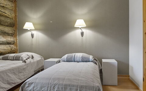 Nilikuru D9: Meubilair, Interieur Ontwerp, Muur, Hout, Plafond, Flooring, Verdieping, Bed, Slaapkamer, Kamer