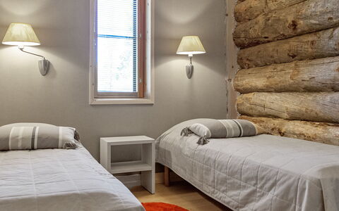 Nilikuru D9: Meubilair, Interieur Ontwerp, Slaapkamer, Hout, Bed, Verdieping, Flooring, Laken, Plafond, Kamer