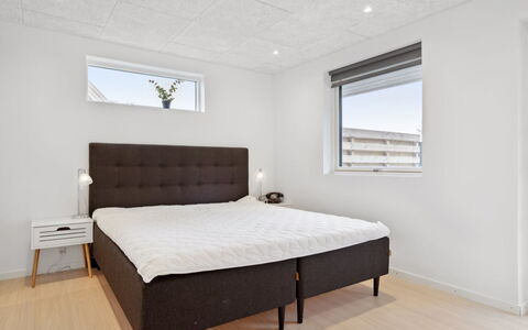 Ilva - 250M from the Sea: Dak, Huis, Deur, Verblijf, Schaduw, Siding, Werf, Landgoed, Backyard