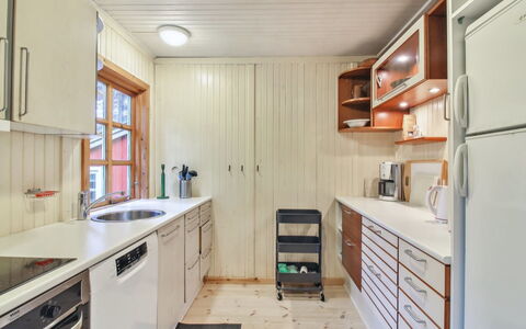 Muriel - 1.1Km from the Sea: Hout, Major Appliance, Flooring, Keuken, Verdieping, Interieur Ontwerp, Plafond, Kamer, Cabinetry, Beits