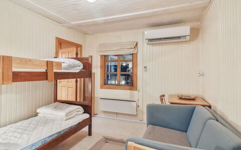 Muriel - 1.1Km from the Sea: Muur, Verdieping, Flooring, Hout, Interieur Ontwerp, Bed, Slaapkamer, Plafond, Meubilair, Kamer