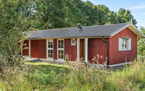 Solhaga: Fabriek, Lucht, Gebouw, Venster, Natuurlijk Landschap, Hout, Boom, Huis, Gras, Verblijf