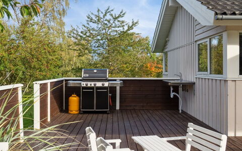 Hilaria - 1.4Km from the Sea: Huis, Woongebied, Huis, Verblijf, Dak, Land Lot, Siding, Tuin, Landgoed, Gazon
