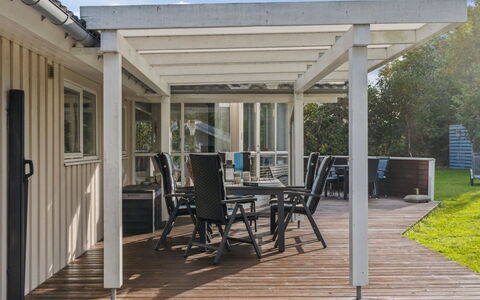 Hilaria - 1.4Km from the Sea: Huis, Woongebied, Huis, Verblijf, Dak, Land Lot, Siding, Tuin, Landgoed, Gazon